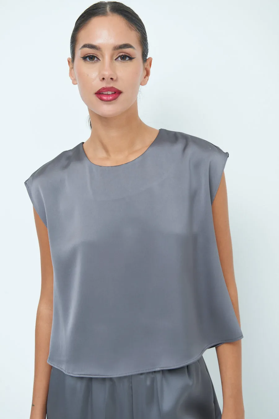 Satin sleeveless top wholesale